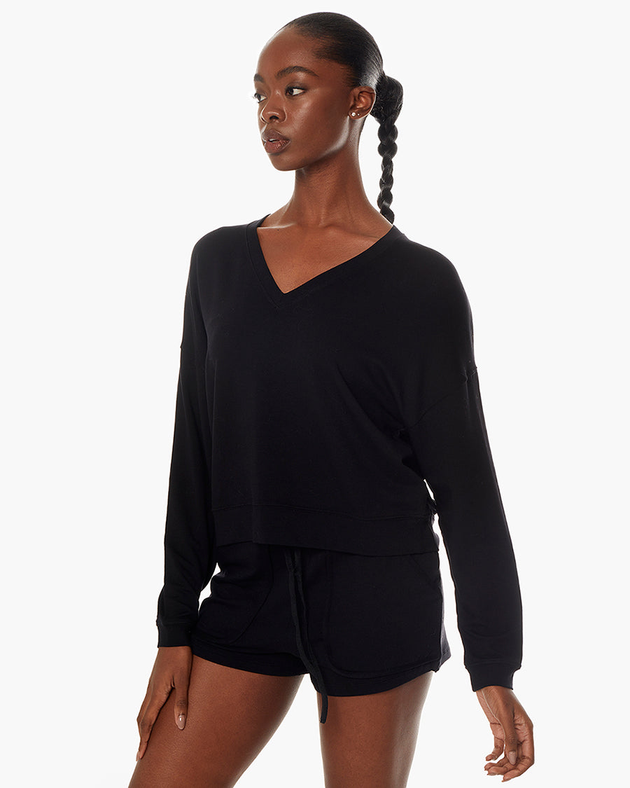 Matinée-de-Tennis-V-neck - Black  | TKEES Quality