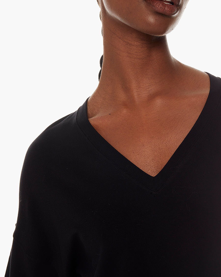 Matinée-de-Tennis-V-neck - Black  | TKEES Quality
