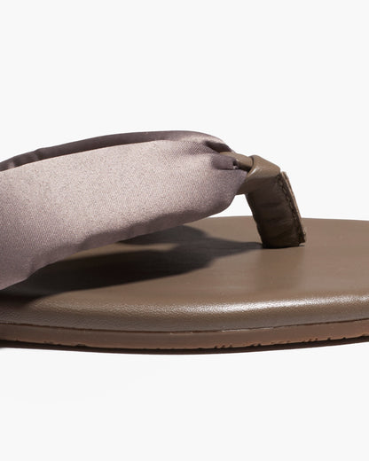 Lennon Leather Flip Flops in Pewter | TKEES Signature